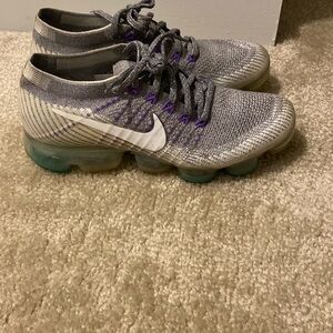 Nike Vapormax Gray Sneakers with Purple Accents